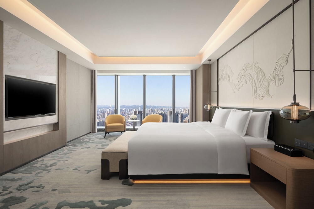 Standard Room, 1 King Bed, City View photo 1