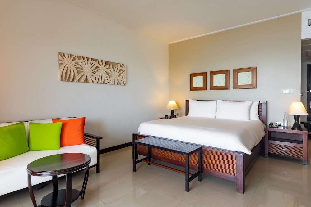 Deluxe Room, 1 King Bed (Grand) photo 2