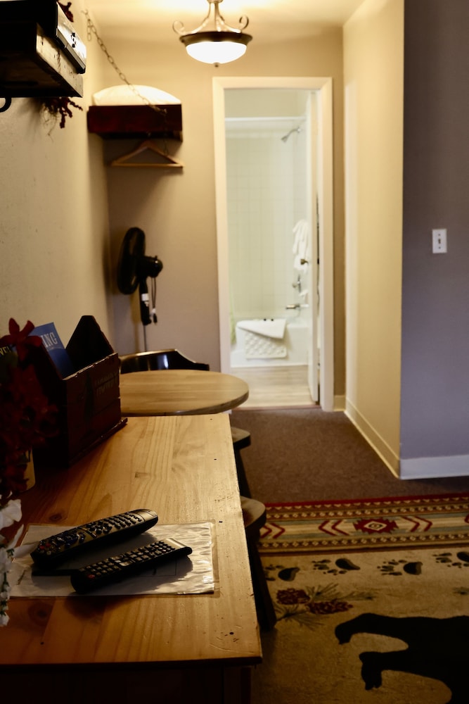Single Room, 1 King Bed