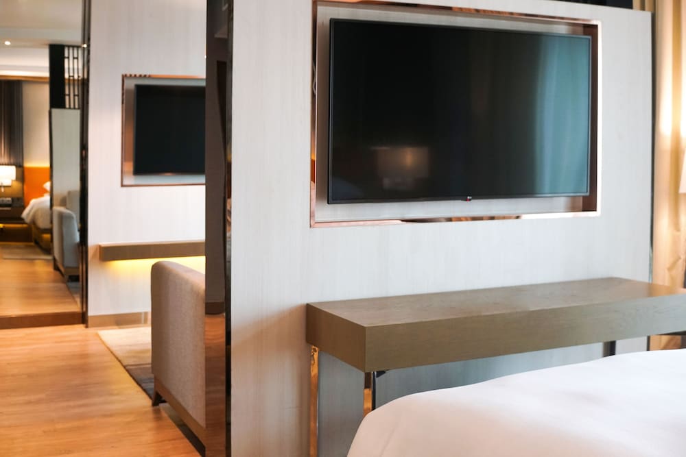 Junior Suite, 1 Bedroom - Photo 6