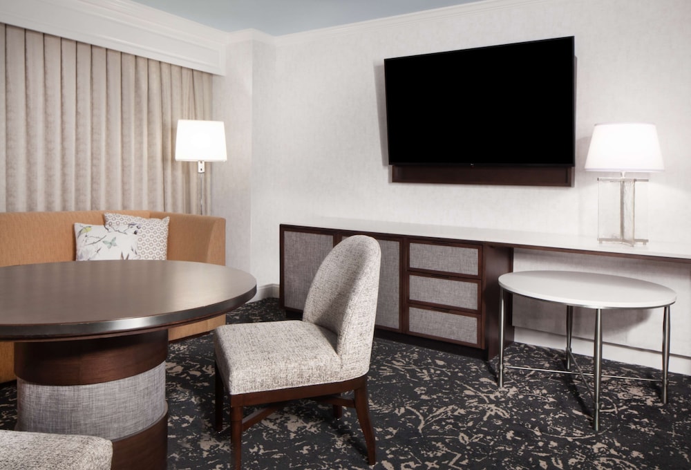 Junior Suite, 1 King Bed - Photo 7