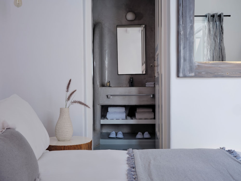 Deluxe Double or Twin Room, 1 Queen Bed, Sea View photo 3