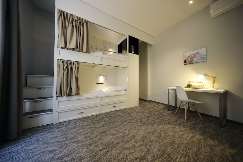 Comfort Room, Shared Bathroom photo 1