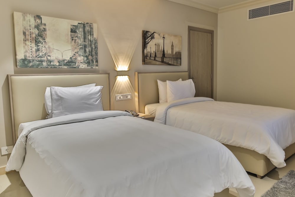 Junior Suite, 2 Twin Beds (Sea Side View) - Photo 3