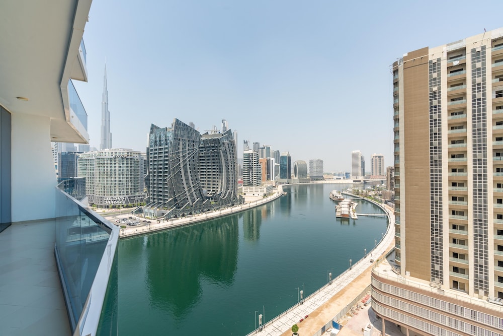 Premier Apartment, 1 Bedroom, Balcony, Partial Lake View photo 3