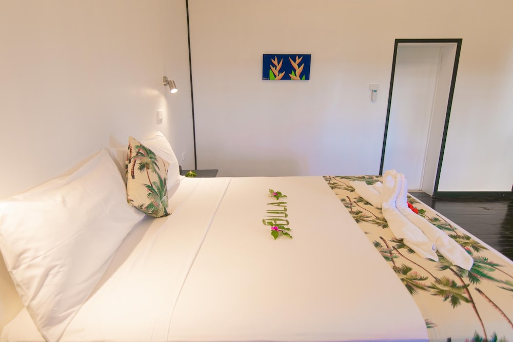 Deluxe Seaside Bure (children 2 Years Above)