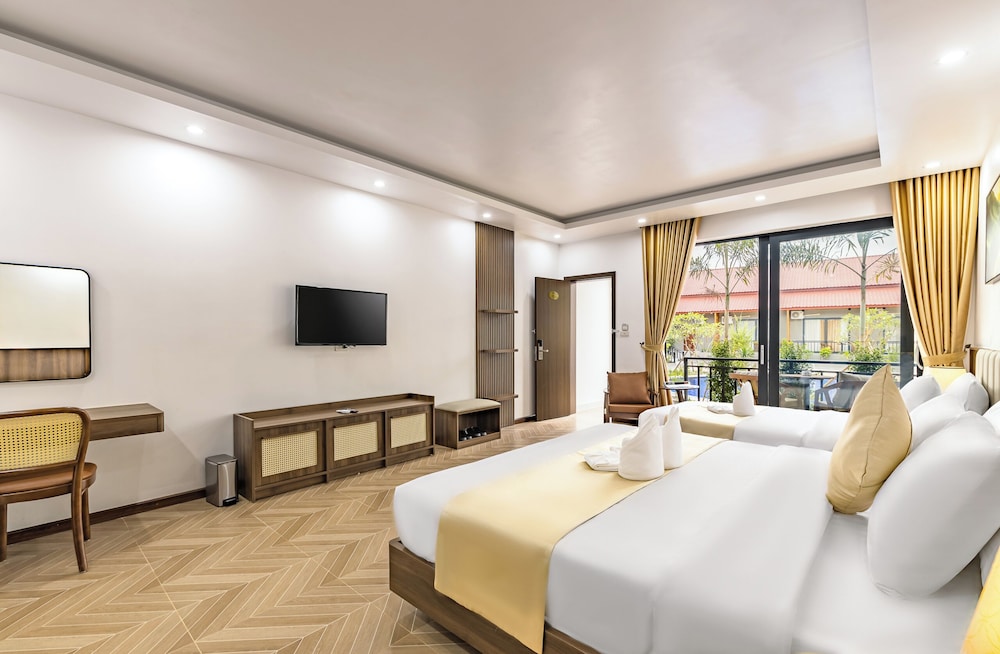 Comfort Triple Room, Balcony, Mountain View