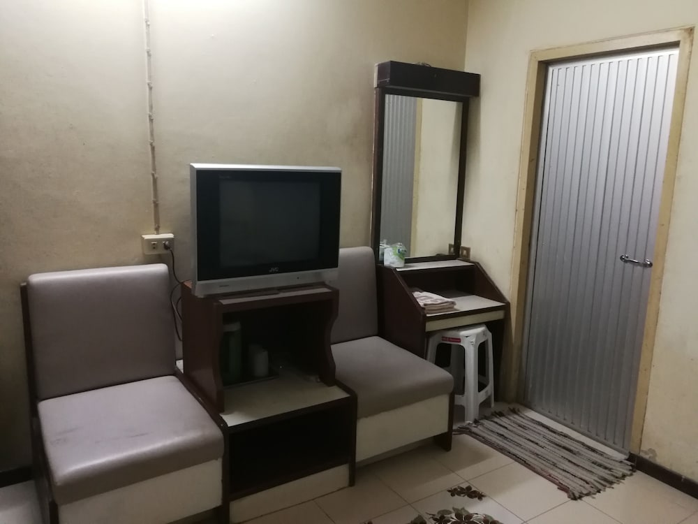 Standard Room with Fan (Big Single Bed) photo 2