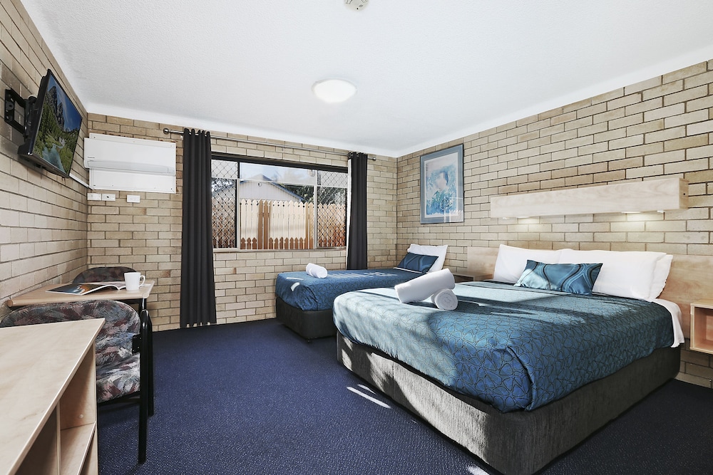 Standard Suite, 1 Bedroom, Non Smoking (Twin Motel Room) photo 3