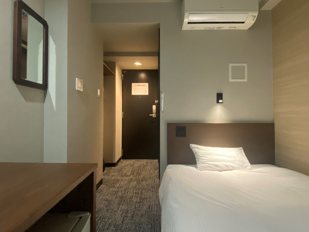 Renewal Single Room, Non Smoking (with private bathroom)