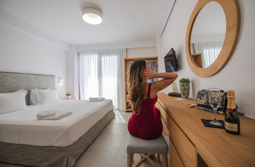 Premium Triple Room, Sea View photo 3