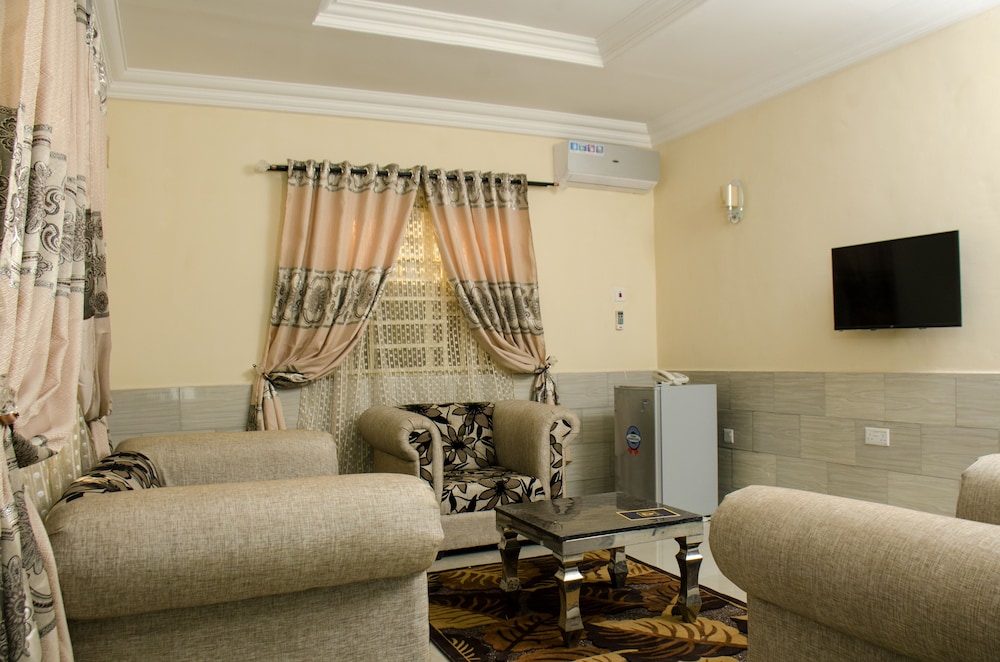 Superior Room, 1 King Bed, Non Smoking photo 2