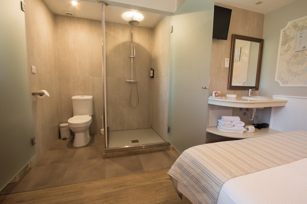 Basic Double Room photo 3
