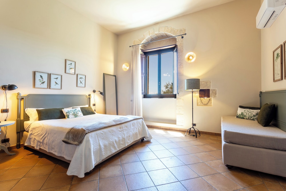 Superior Triple Room, Ensuite, Garden View photo 1