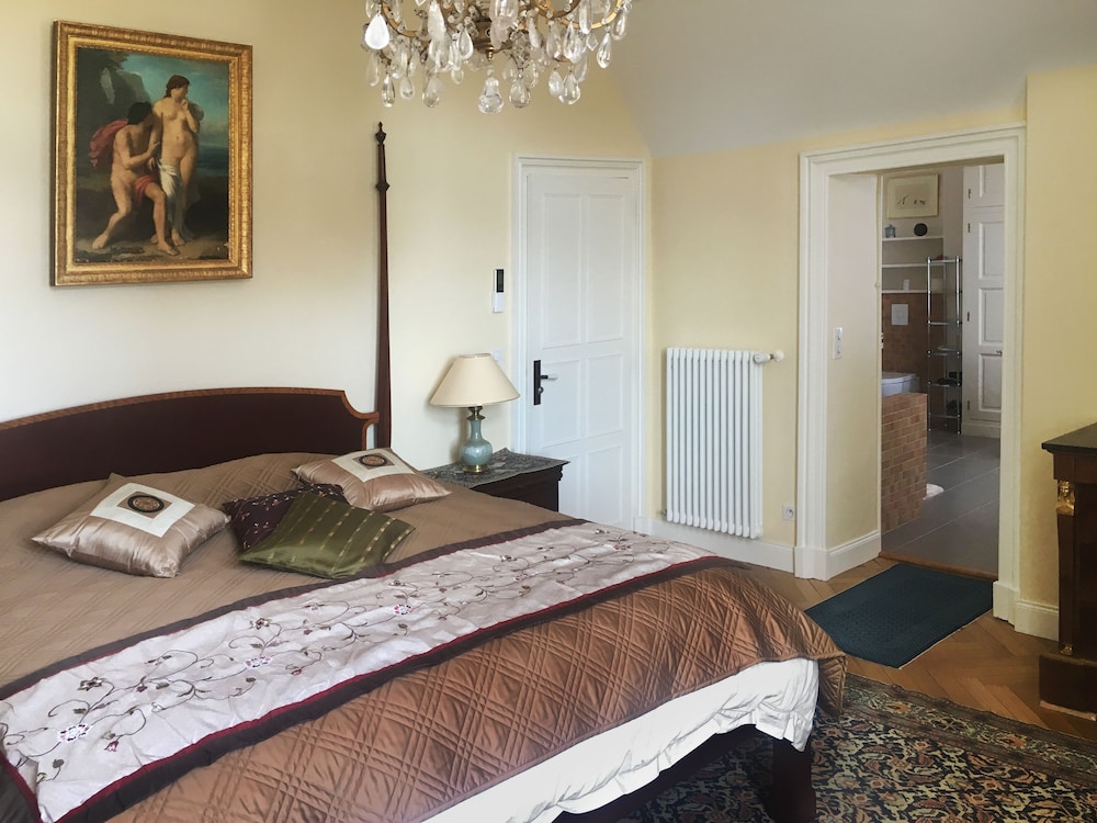 Deluxe Suite, 2 Bedrooms, Non Smoking, Connecting Rooms (Bishop)