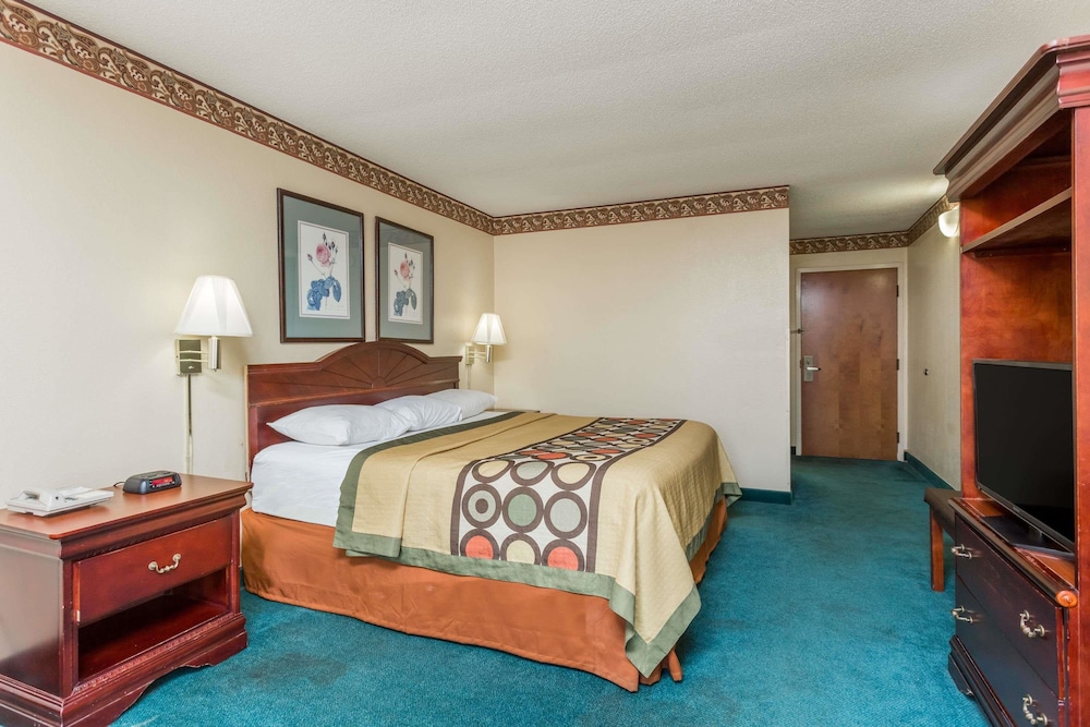 Standard Room, 1 King Bed - Photo 1