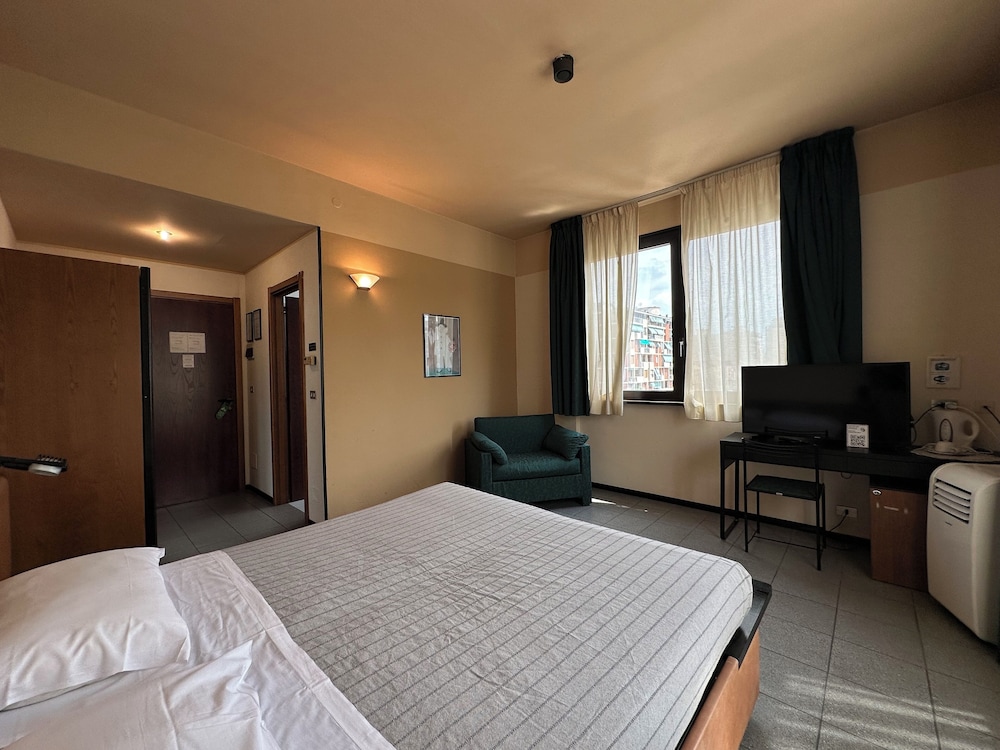 Standard Double or Twin Room photo 2