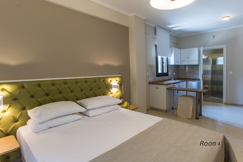 Standard Triple Room, Balcony, Hill View (4) photo 3