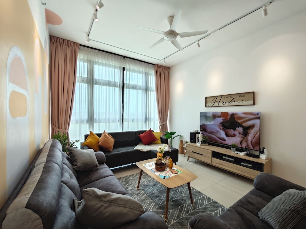 Classic Apartment, 3 Bedrooms, Pool View
