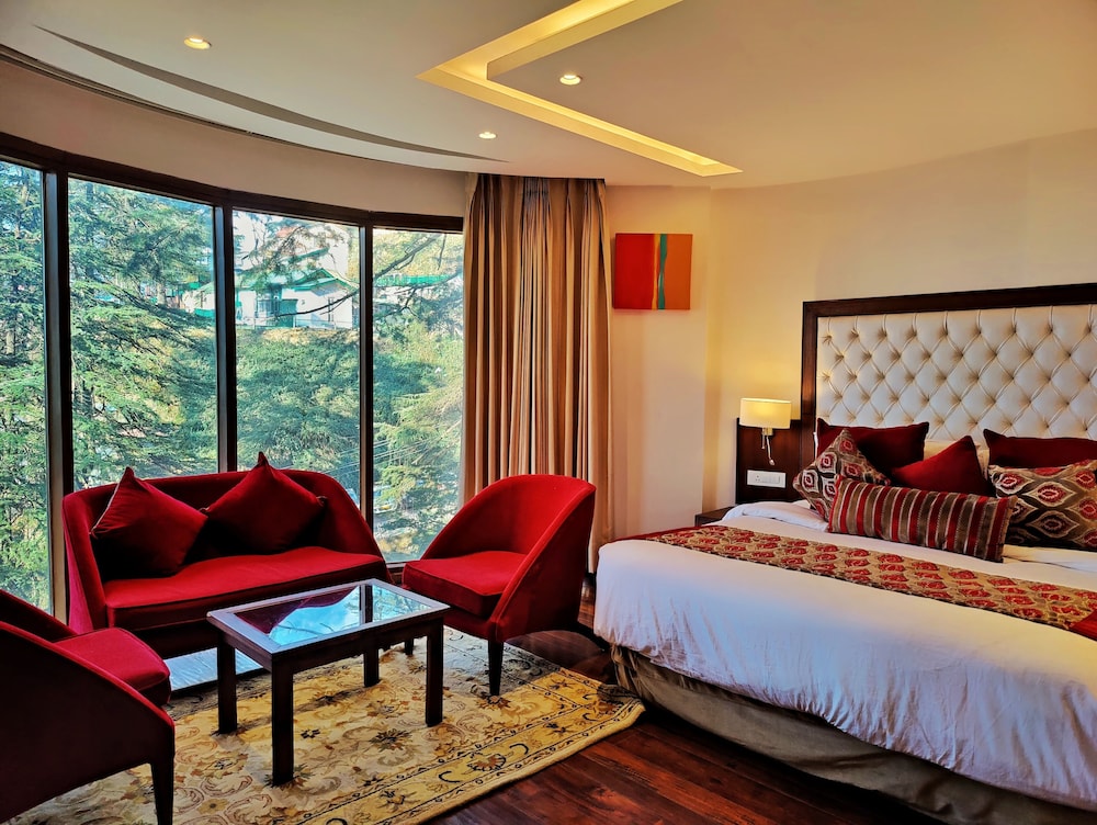 Royale Suite - Photo 1