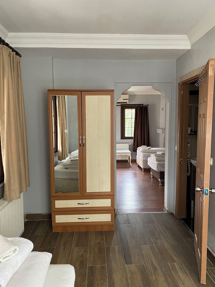 Quadruple Room, Balcony, Sea View photo 2