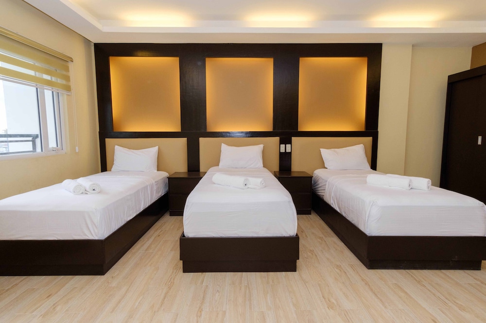Deluxe Triple Room - Photo 2