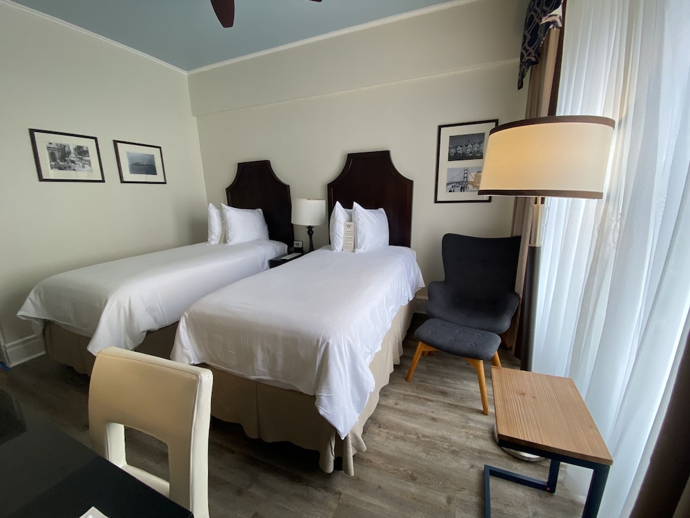 Standard Room, 2 Twin Beds (No Air Conditioning) - Photo 1