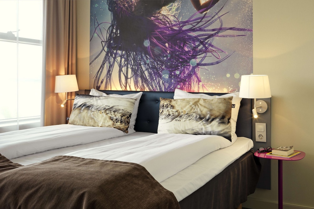 Standard Room, 1 Queen Bed photo 1