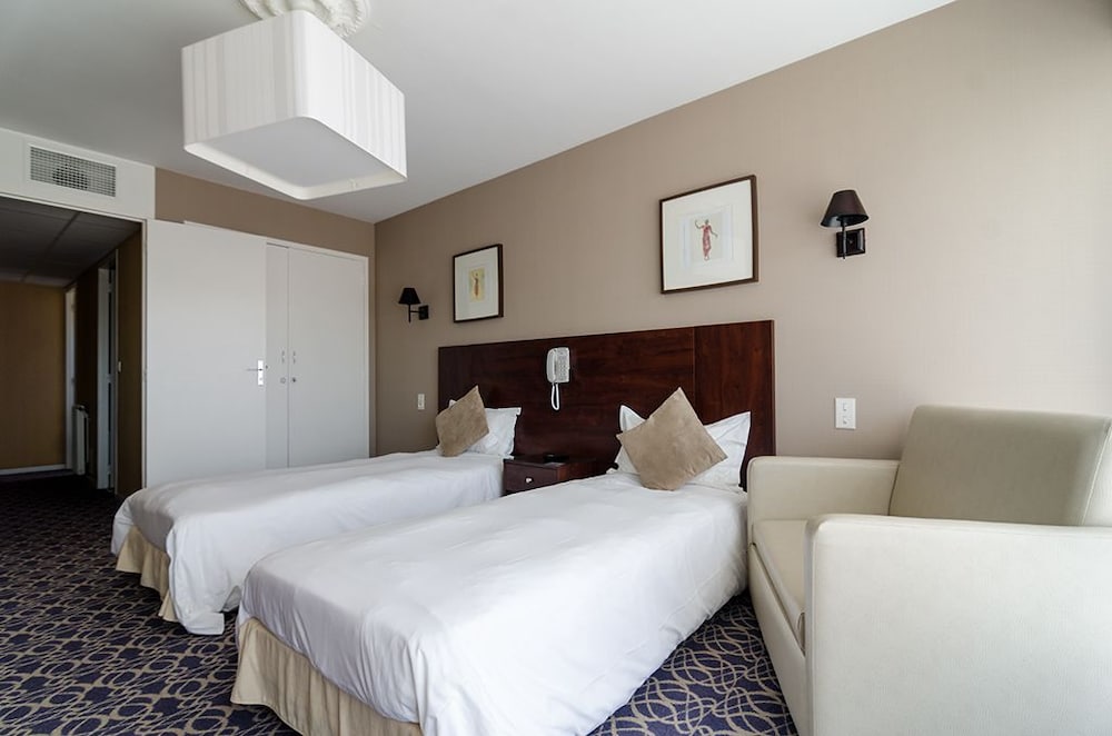 Standard Twin Room - Photo 4