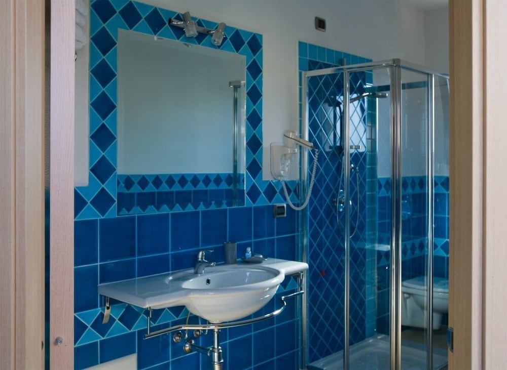 Classic Triple Room - Photo 5