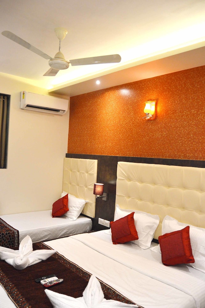 Deluxe Triple Room photo 3