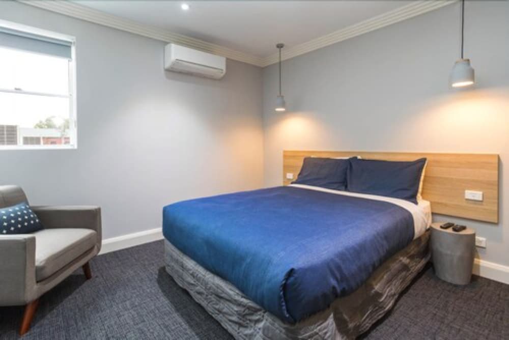 One Bedroom Apartment