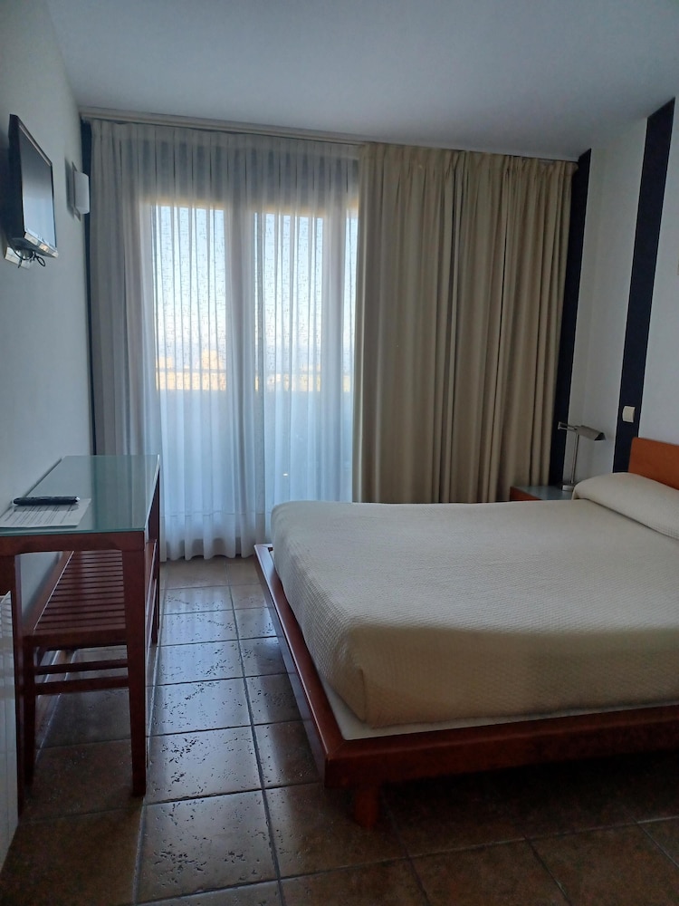 Double or Twin Room, Accessible, Ensuite photo 3