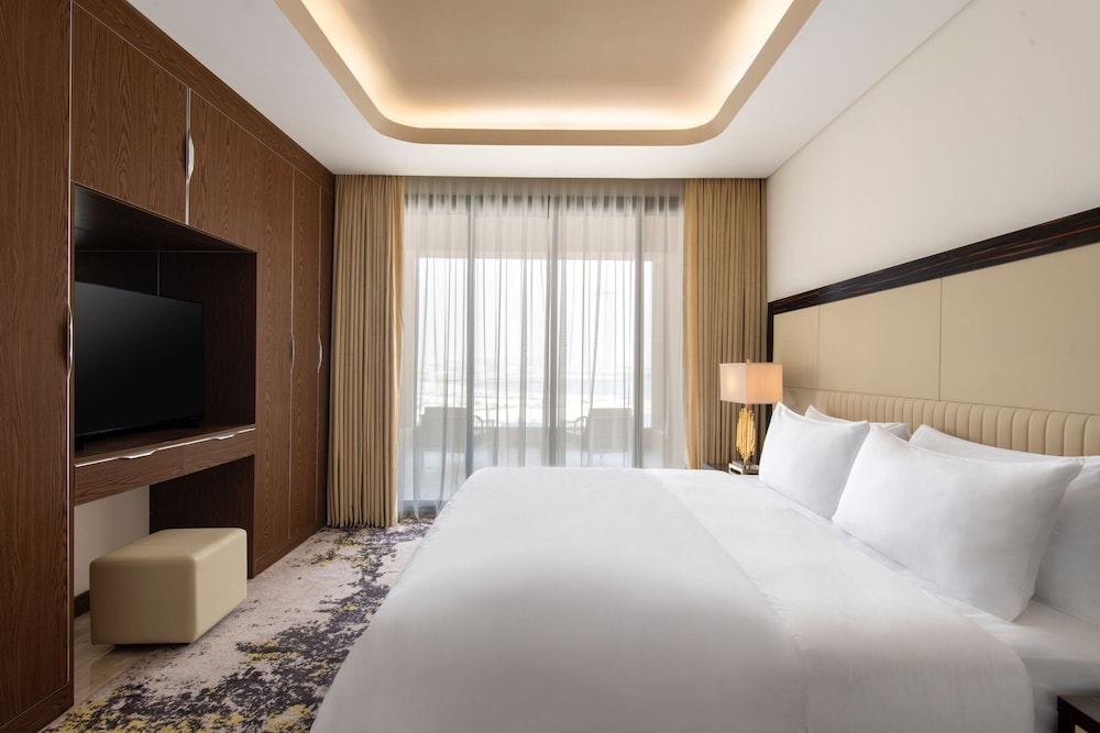 Premium Suite, 1 Bedroom (Partial Sea View) - Photo 3