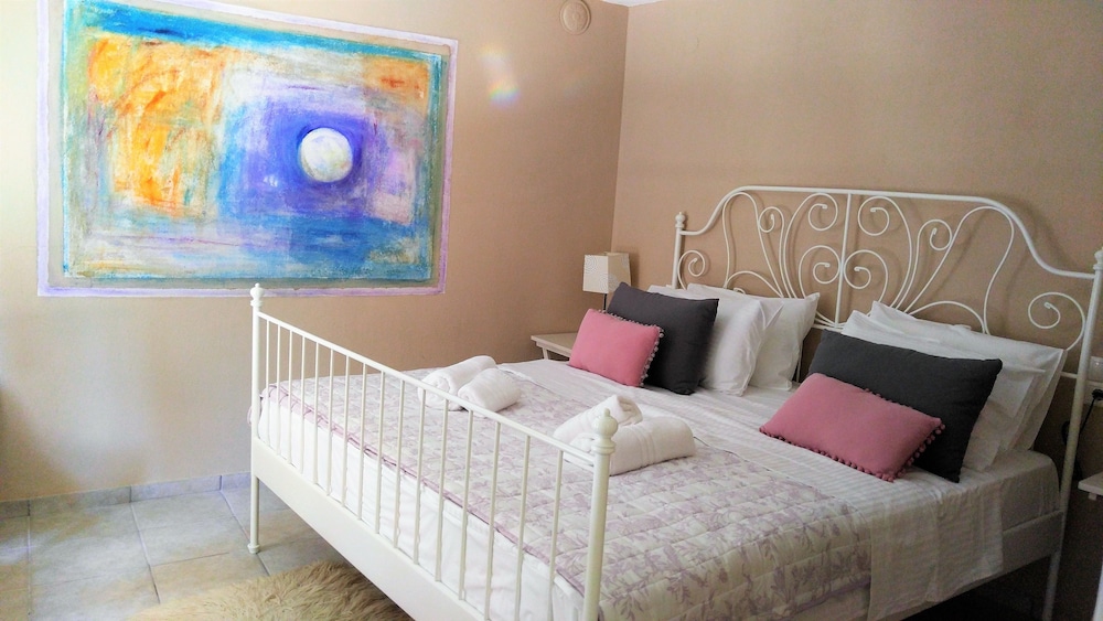House, 2 Bedrooms