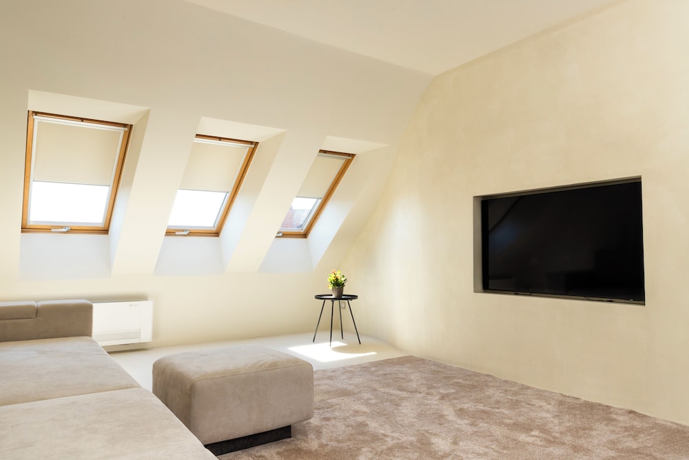 Luxury Apartment - Photo 12