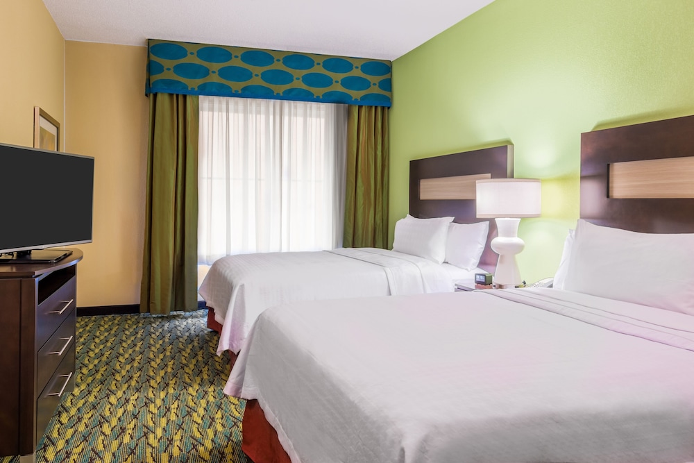 Suite, 2 Queen Beds, Accessible (Roll-in Shower) photo 2