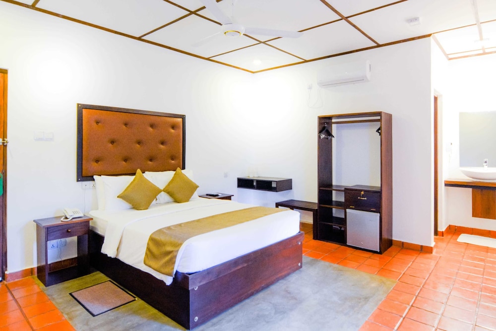 Deluxe Double or Twin Room, Ensuite photo 3
