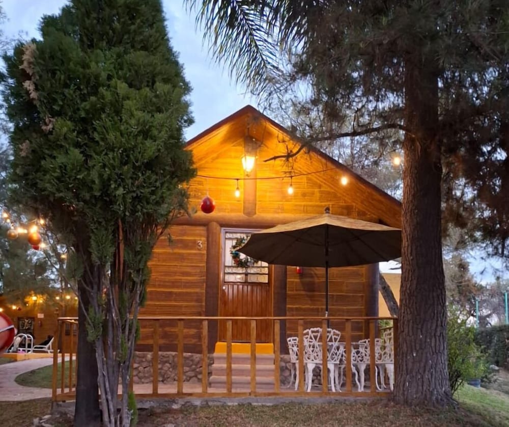 Comfort Cabin, Pool View photo 1