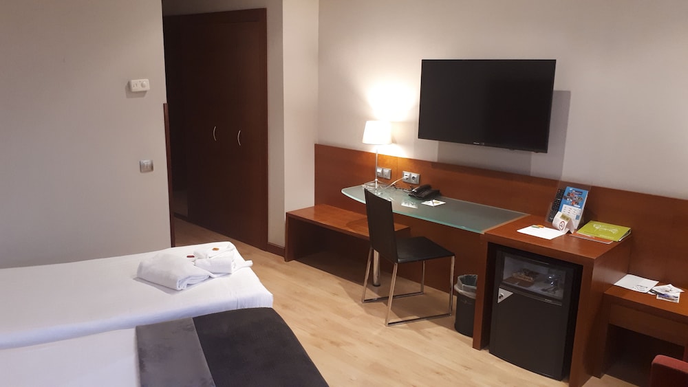 Double Room with Extra bed for an adult - Photo 1