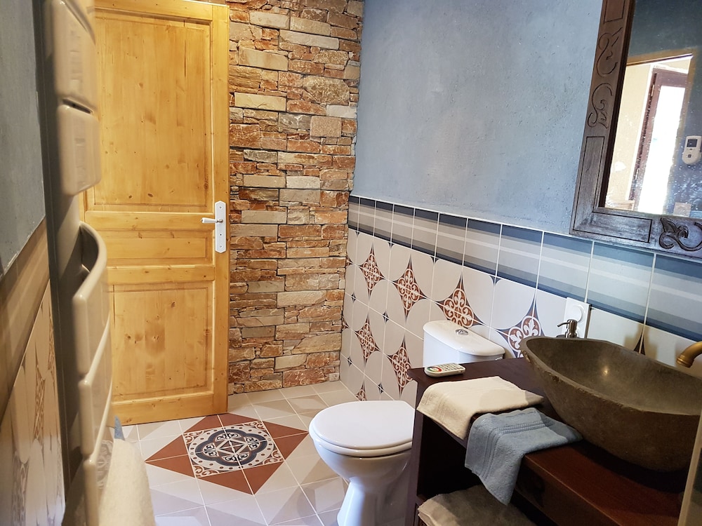 Basic Double Room (Chambre Bohort) photo 2
