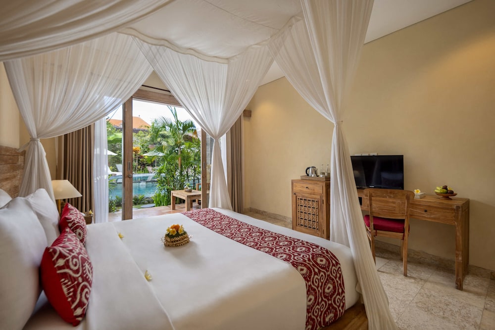 Suite with Pool Access - Photo 4