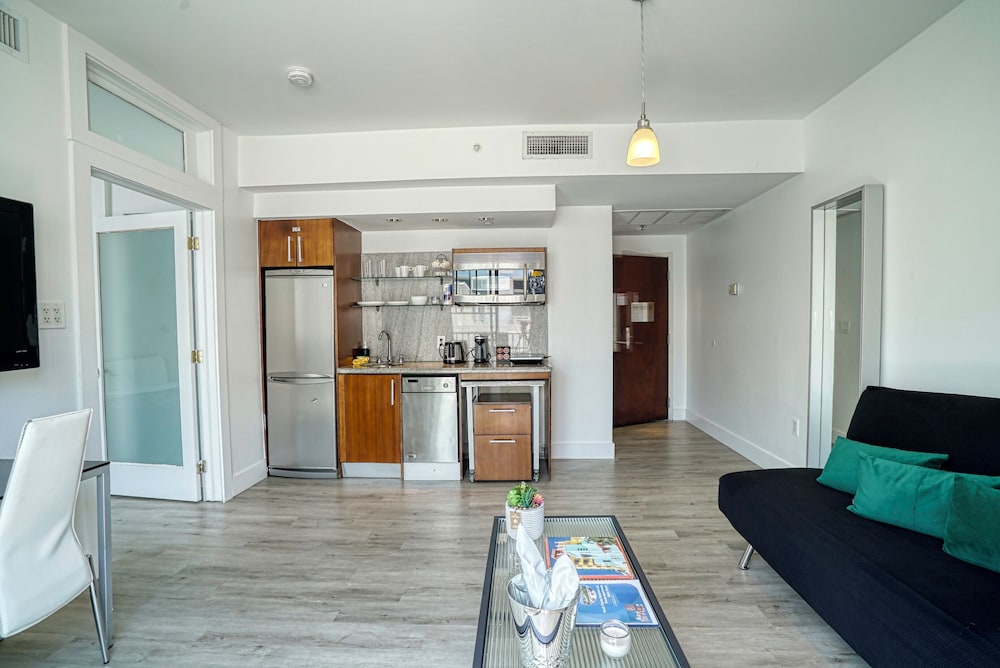 Superior Studio Suite, Partial Ocean View