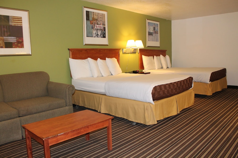 Superior Room, 2 Queen Beds, Non Smoking photo 2
