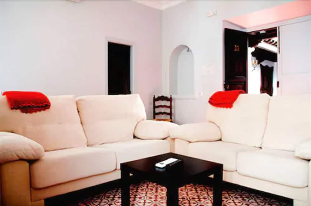Habitación Triple con Vista a la Ciudad