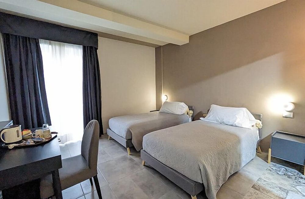Deluxe Twin Room photo 2