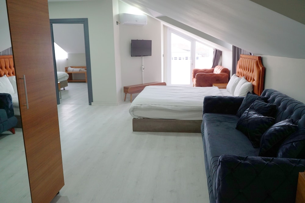 Business Suite photo 2