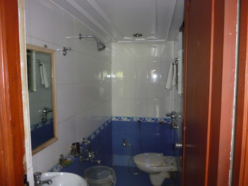 Deluxe Room (With AC) - Photo 5