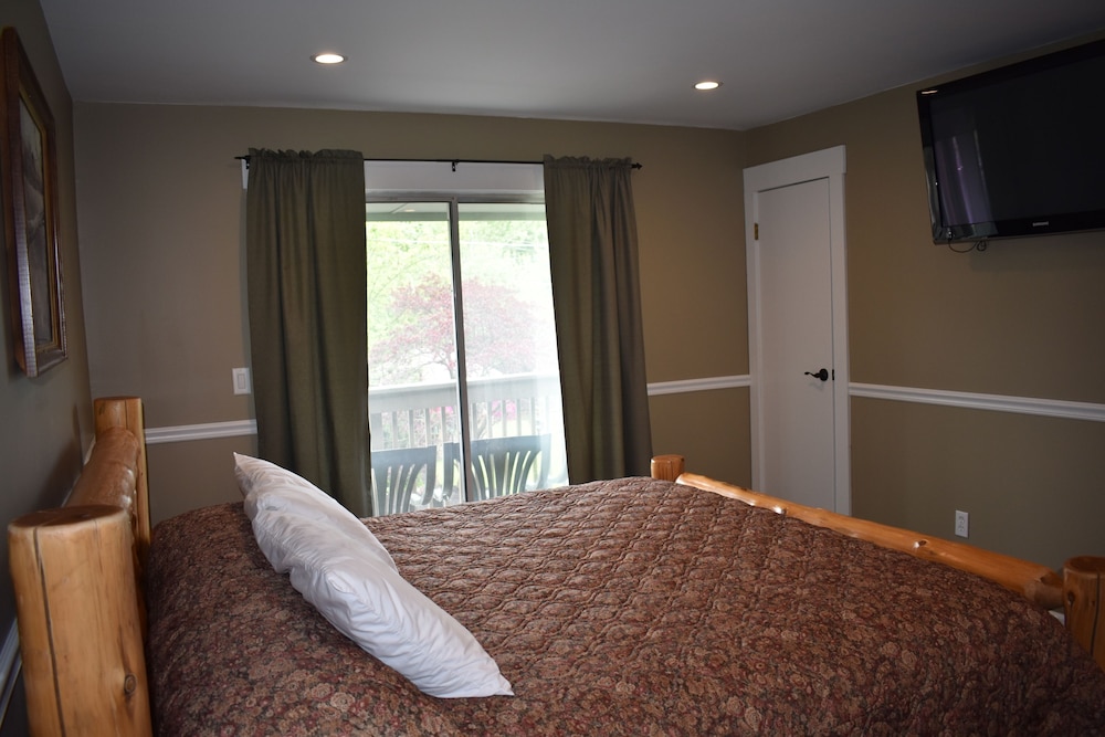 Standard Room, 3 Bedrooms, Non Smoking (Lakeside Deluxe Three Bedroom) photo 1