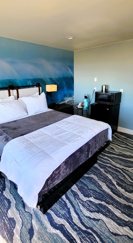 Oceanfront Room - Not Pet Friendly photo 3